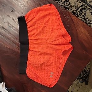 UnderArmour athletic shorts! Size M